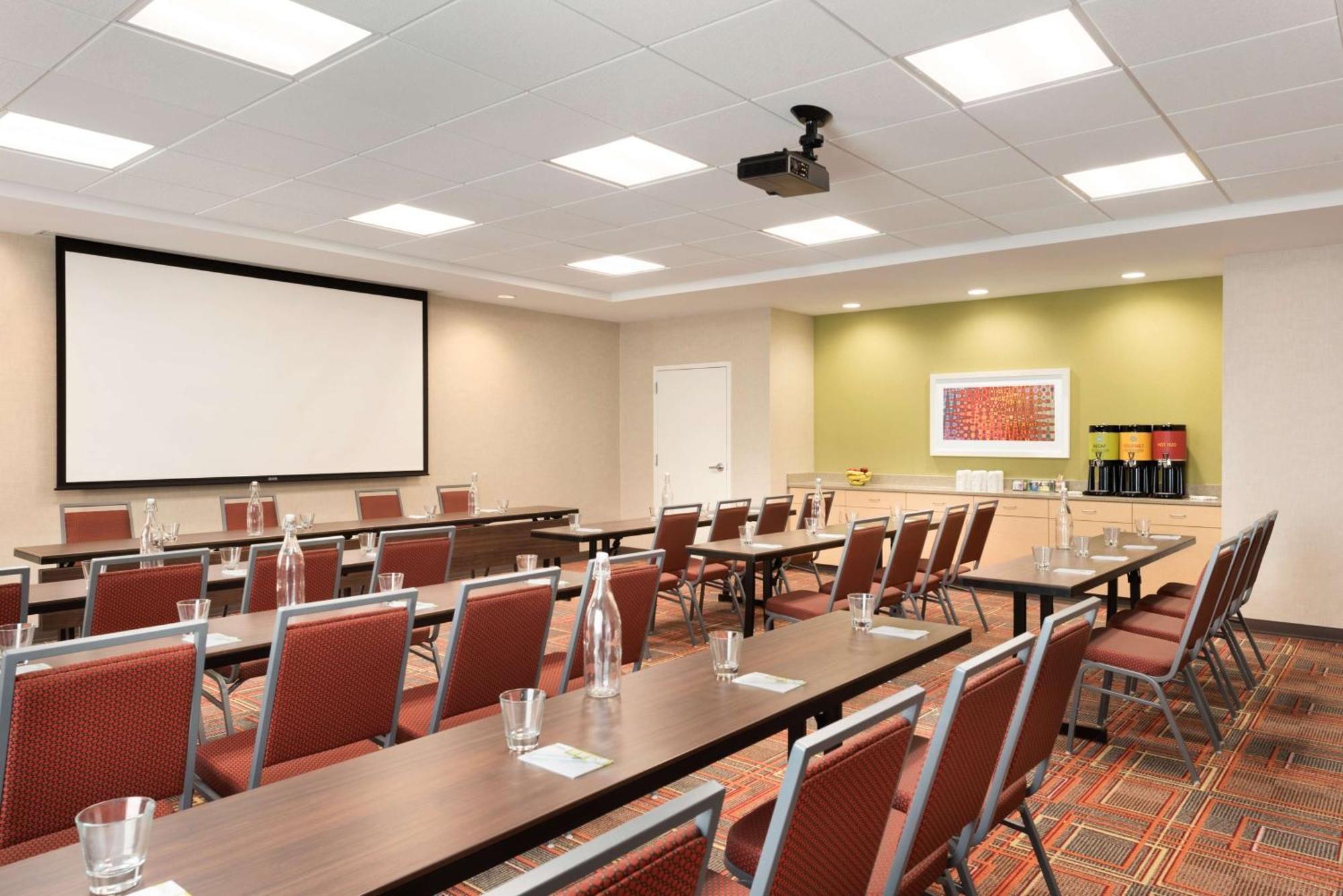 ווקשה Home2 Suites By Hilton Milwaukee Brookfield מראה חיצוני תמונה