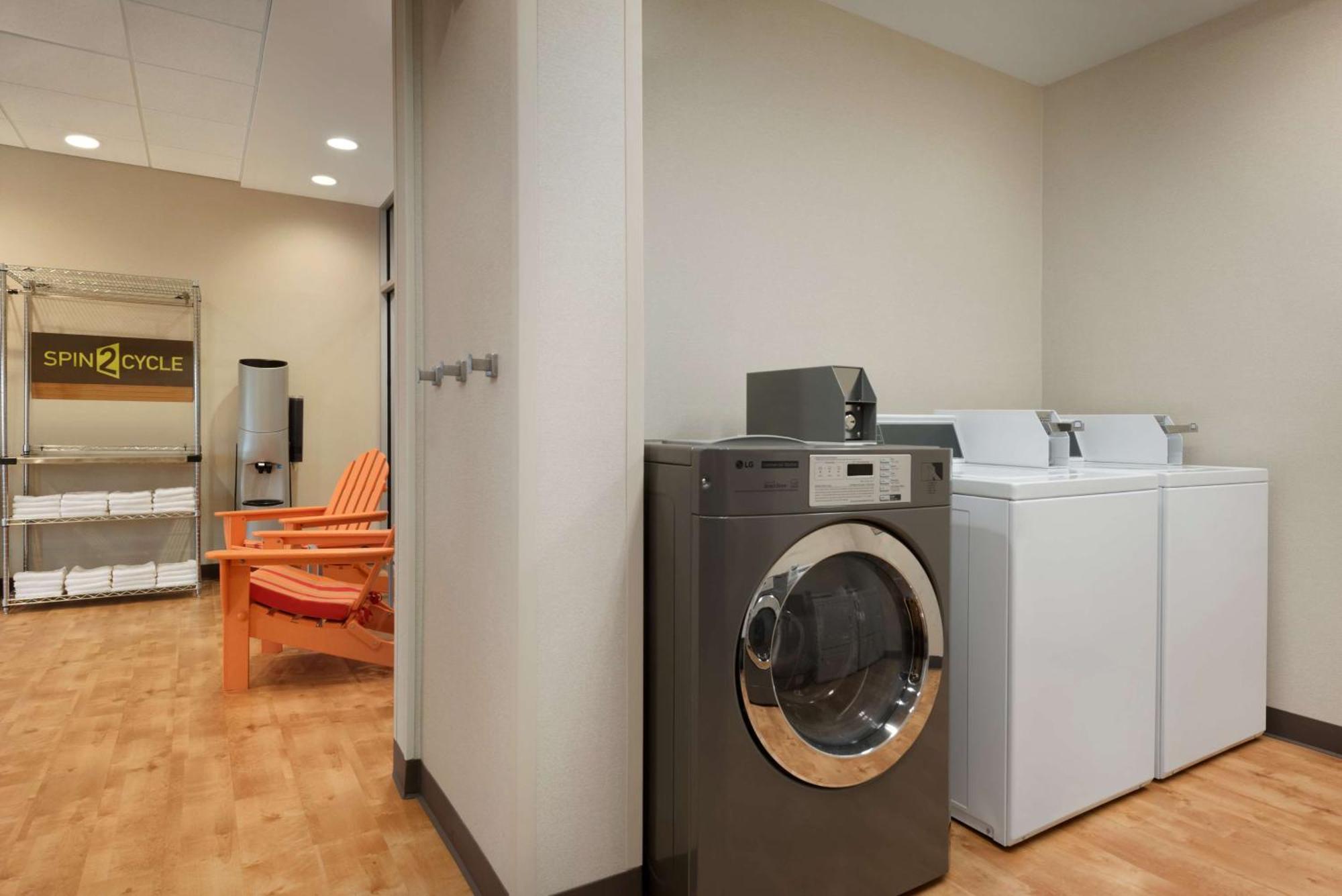 ווקשה Home2 Suites By Hilton Milwaukee Brookfield מראה חיצוני תמונה